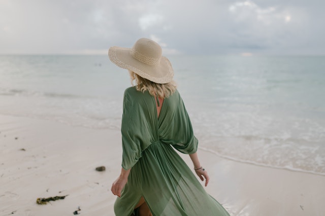 романтик - шляпа и зеленое платье типаж внешности по кибби